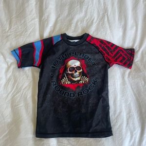 10P RR skull short sleeve rash guard